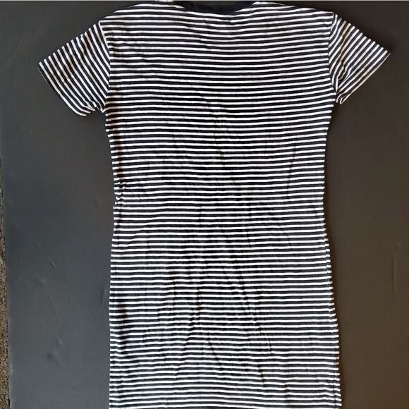 Everlane Striped T shirt Dress - Picture 6 of 8